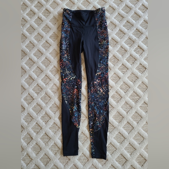 lululemon athletica Red and Black Artistic Leggings - Picture 8 of 9